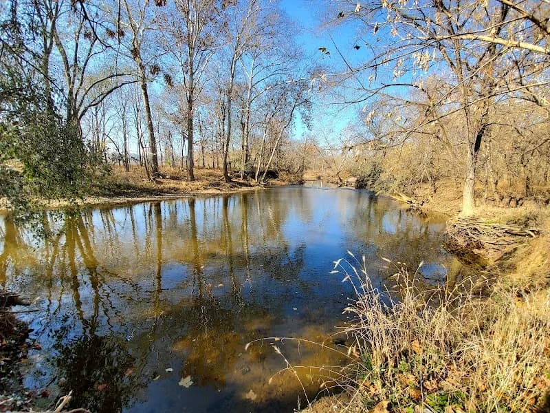 View of Seaton Valley Trailhead in Middletown, KY