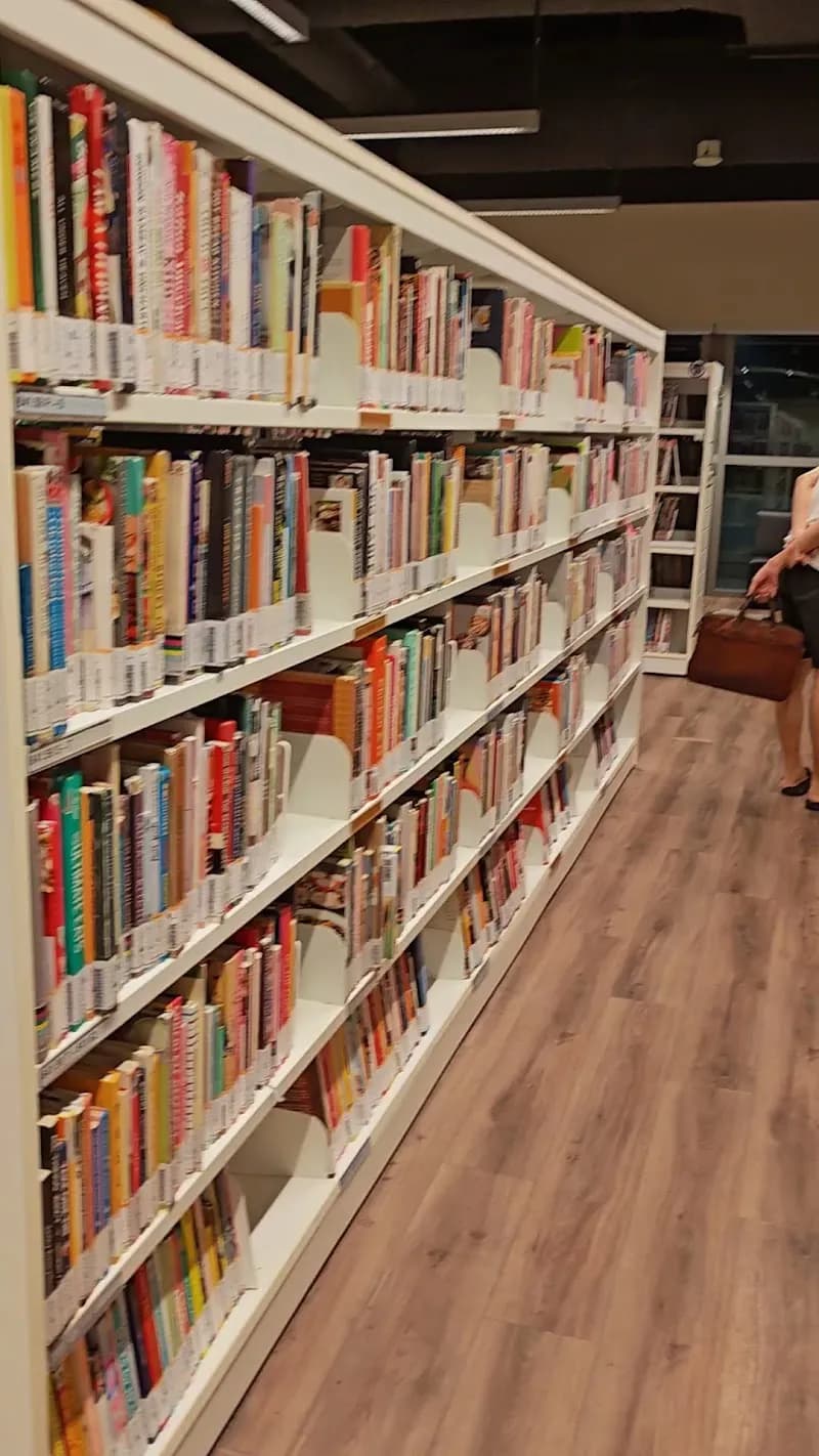 View of Serangoon Library in Serangoon, SG