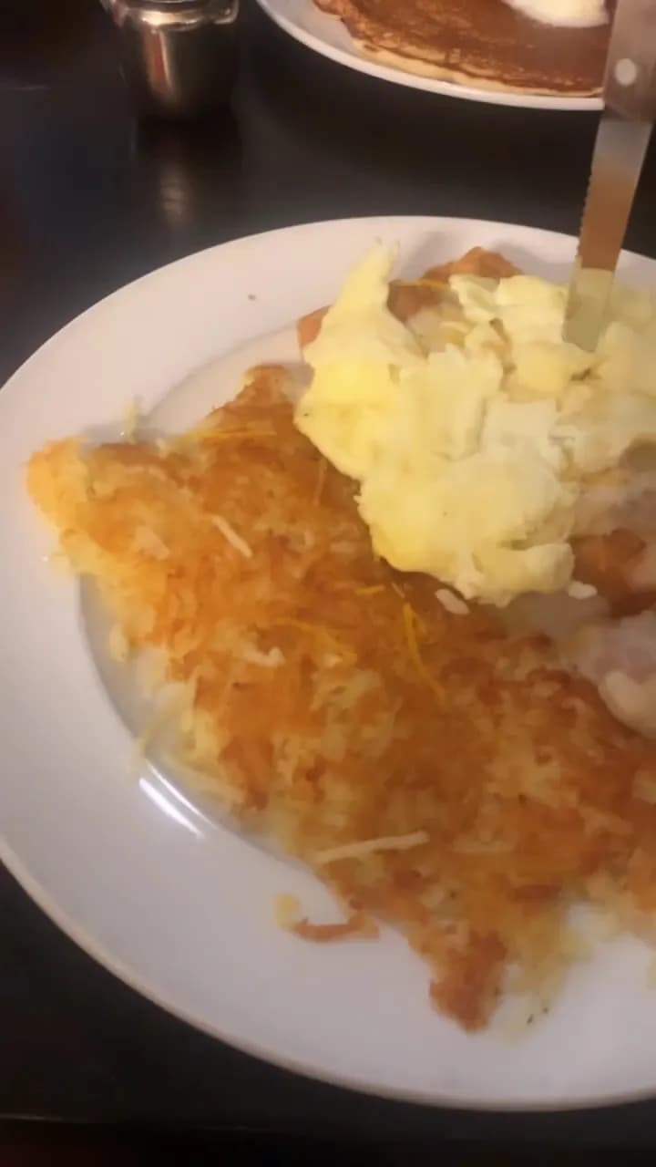 View of Shack Breakfast & Lunch in Ladue, MO