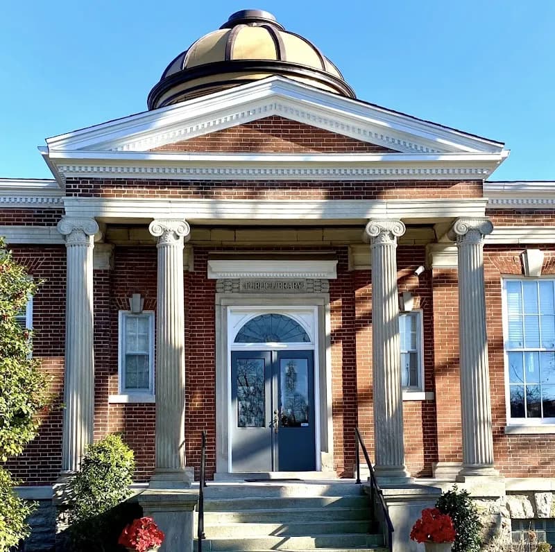 View of Shelby County Public Library in Shelbyville, KY