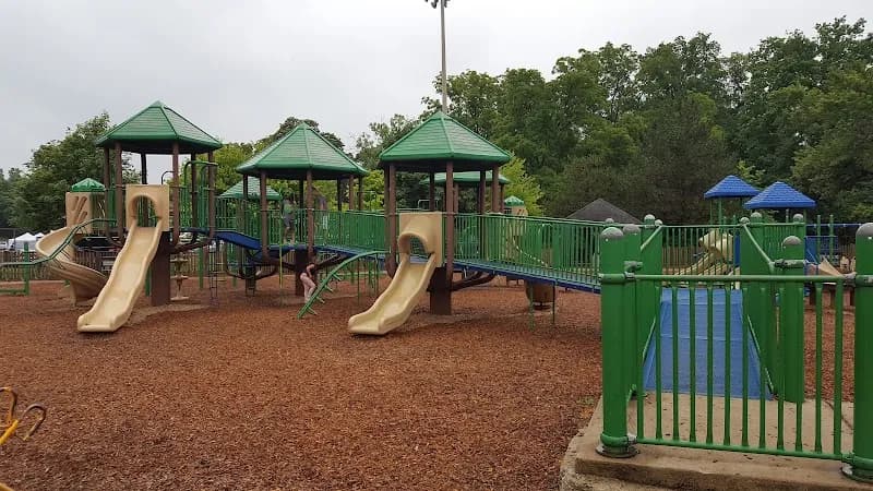 View of Shiawasee Park in Farmington Hills, MI