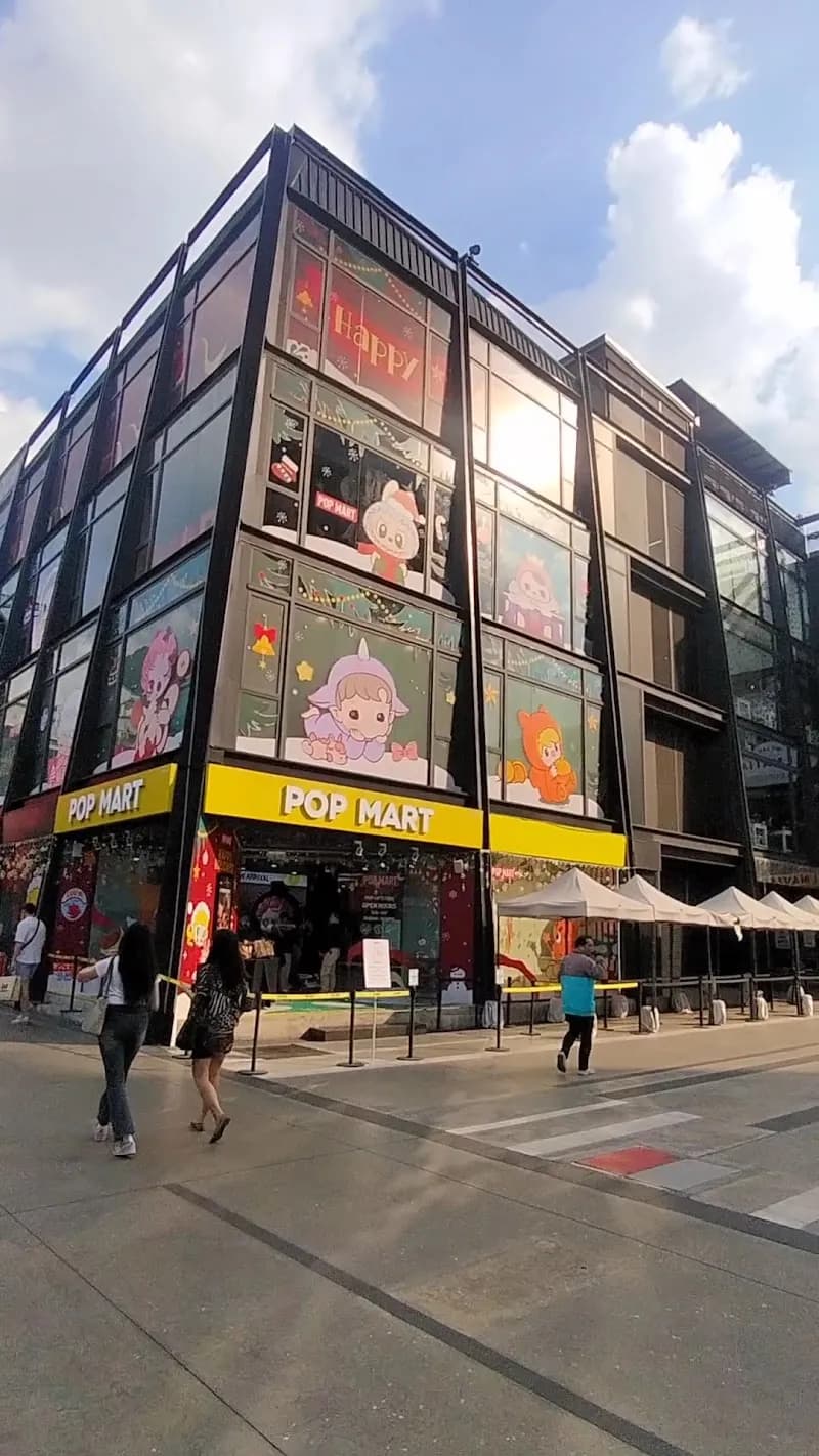 View of Siam Square in Siam Paragon / Siam, BKK