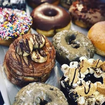 View of SK Donuts & Croissant in University, LA