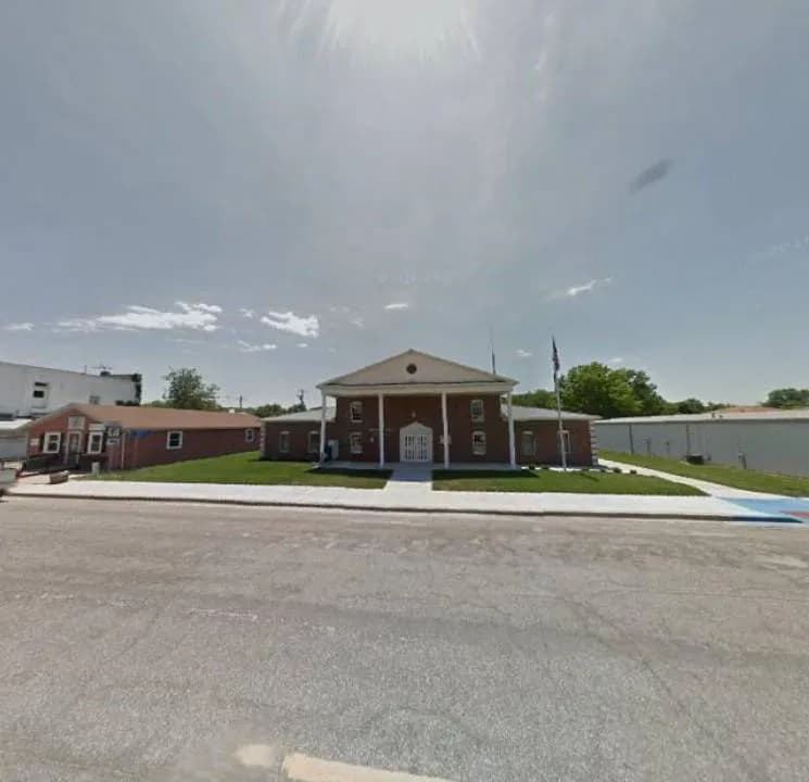 View of Smithville City Hall in Smithville, MO