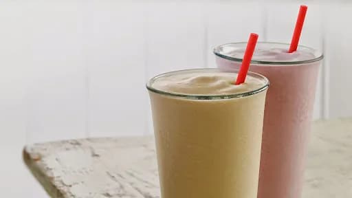 View of Smoothie King in Harahan, LA