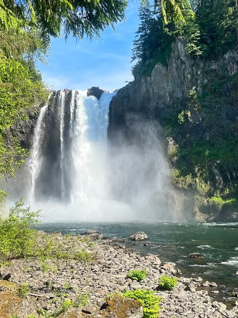 View of Snoqualmie Falls in Seattle, WA