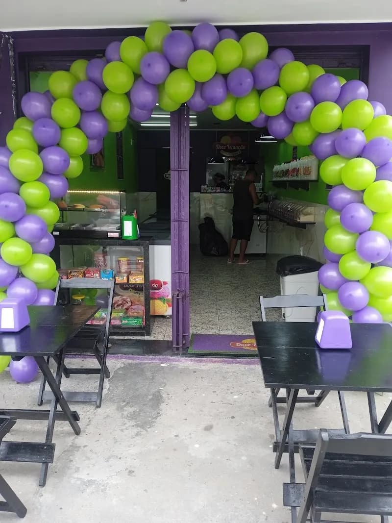 View of Sorveteria Doce Tentação in São Gonçalo, RJ