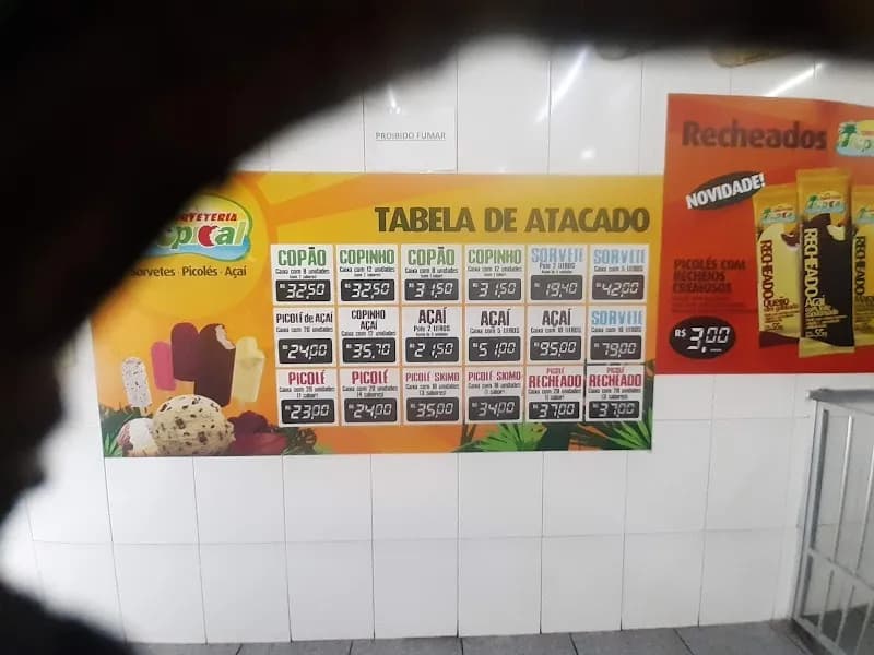 View of Sorveteria Tropical in São João de Meriti, RJ