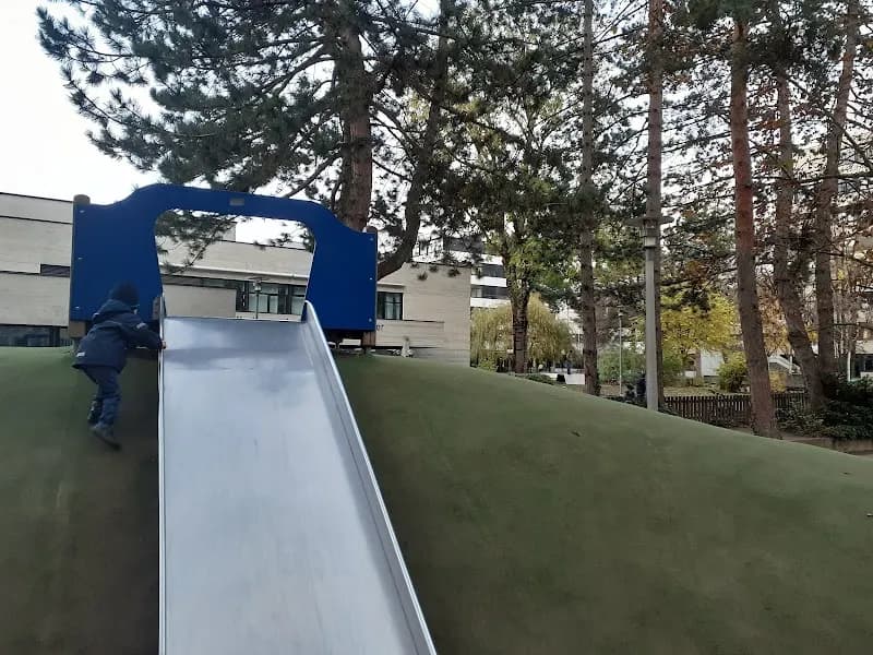View of Spielplatz at GZ Riesbach in Thalwil, ZH