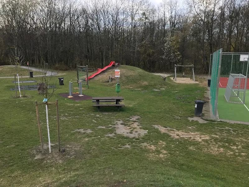 View of Spielplatz Groß Enzersdorf, beim Damm, Lobaueingang in Groß-Enzersdorf, VIE