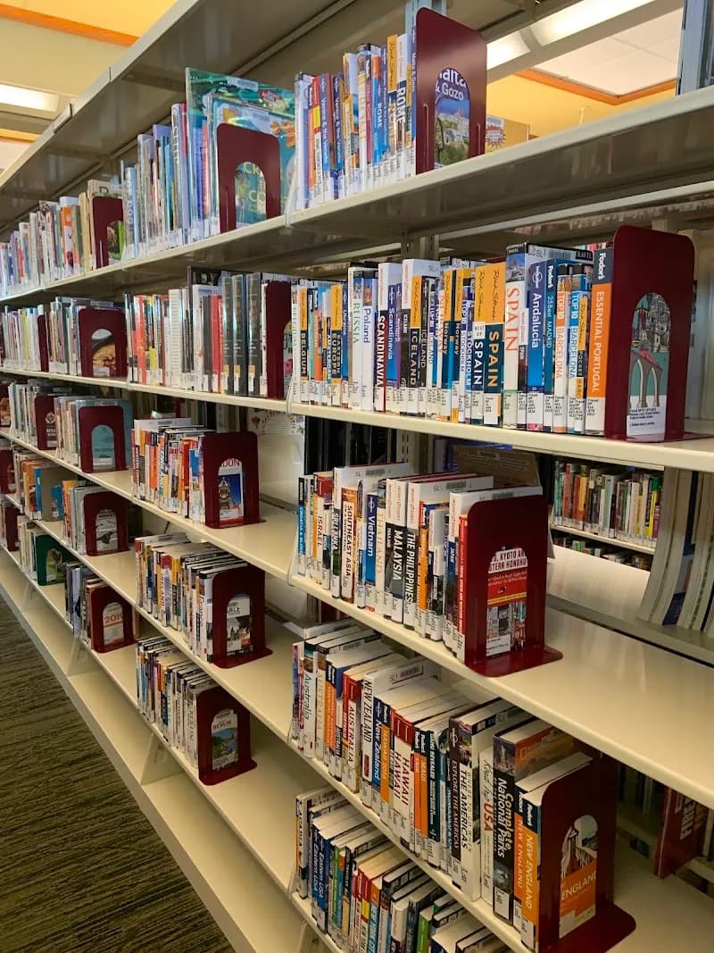 View of St. Louis Park Library - Hennepin County Library in St. Louis Park, MN