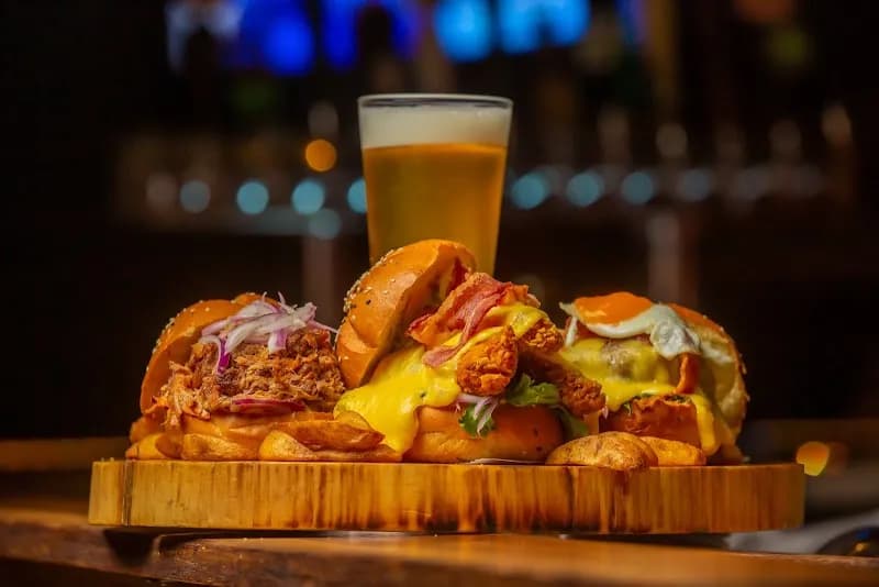 View of Stiefel Pub in Barrio Escalante, SJ