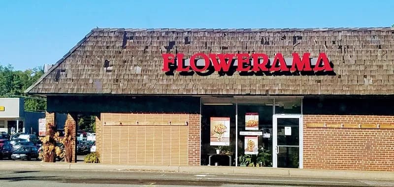 Stratford Hills Shopping Center shopping mall in Bon Air, VA