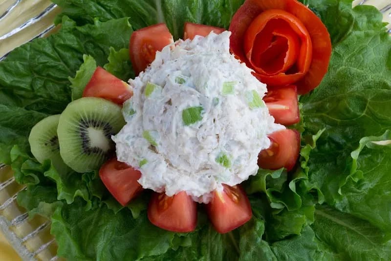 View of Straub's Market in Ladue, MO