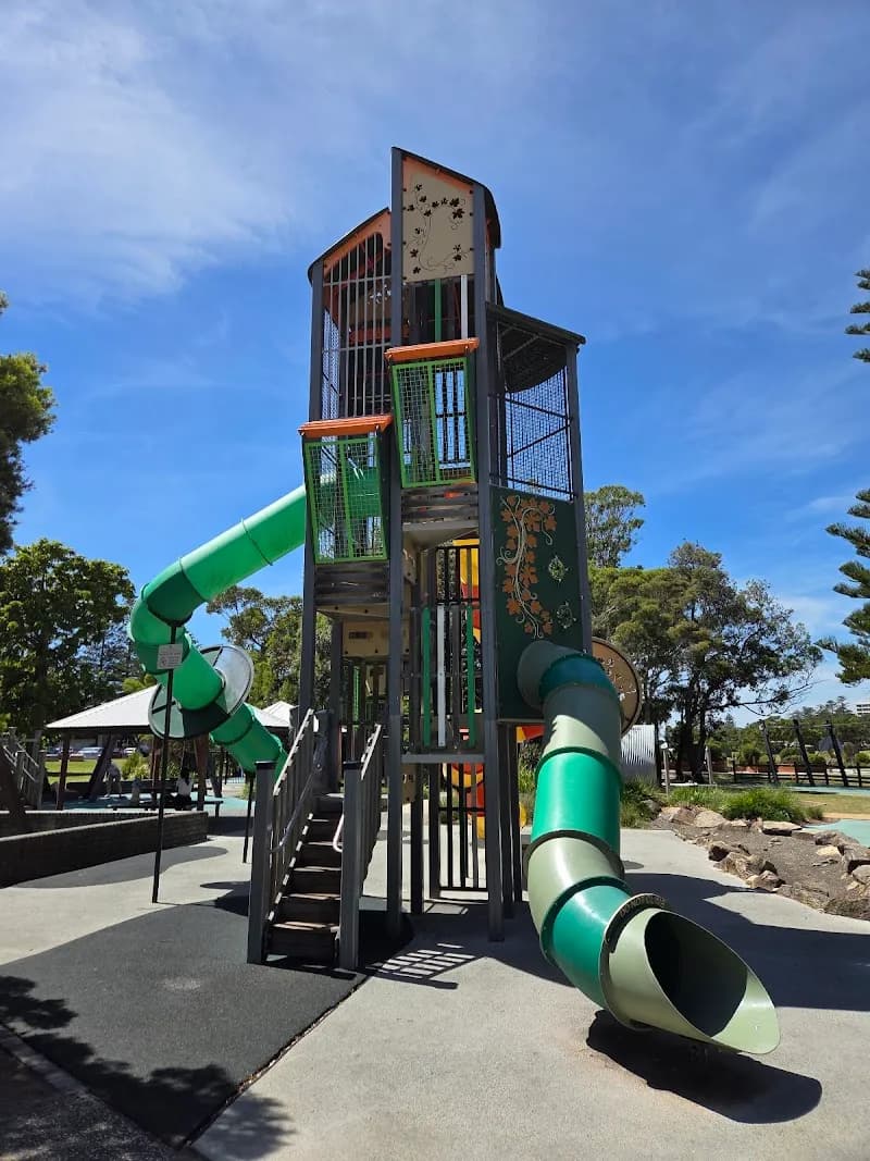Stuart Park Playground playground in Wollongong, NSW