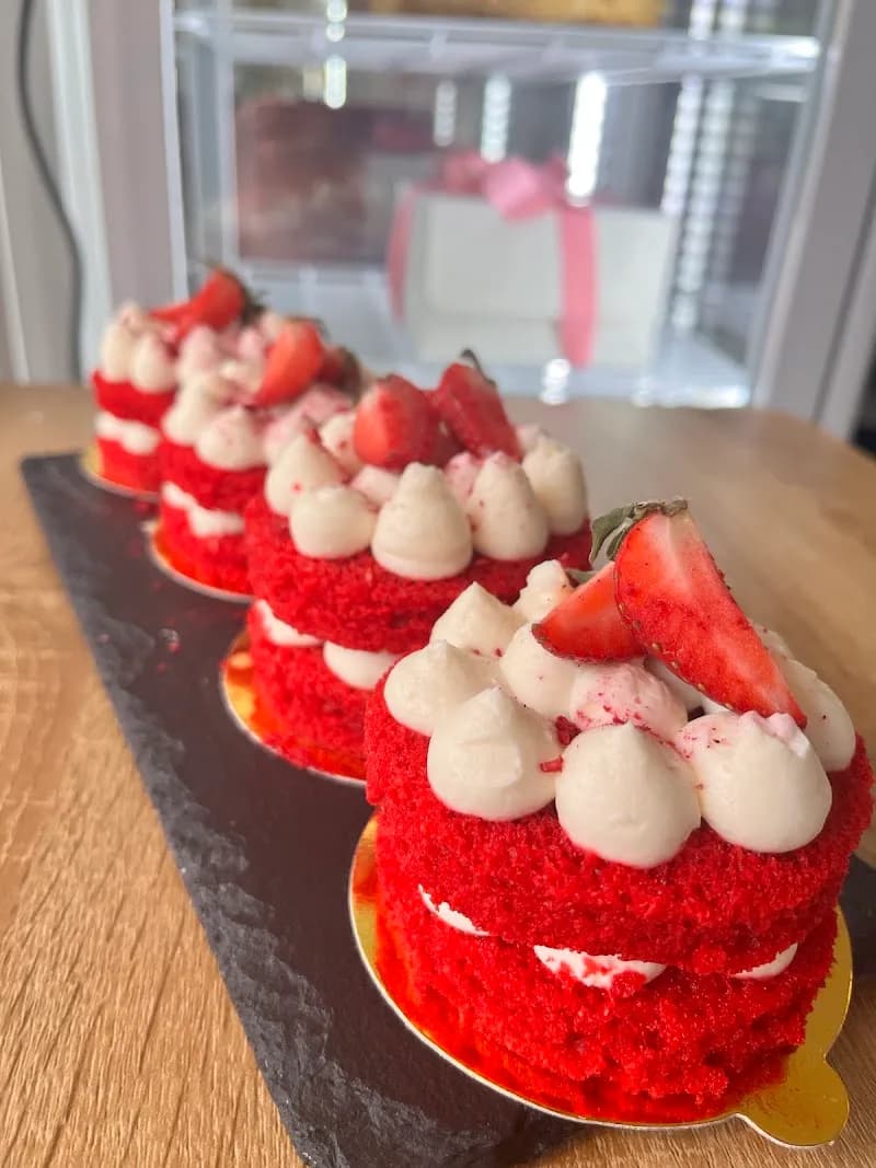 View of Sweet Dreams Ice Cream Parlor in Érd, Budapest