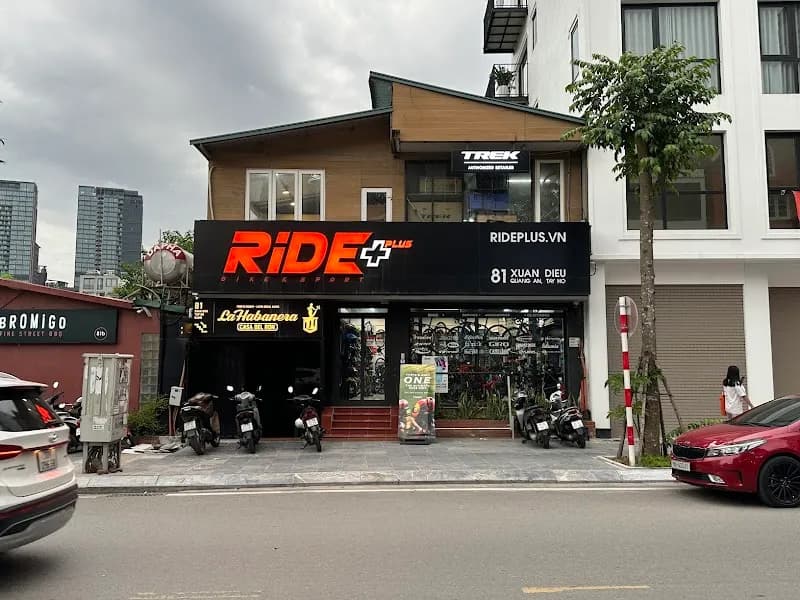 Tây Hồ Cycling Route outdoor adventure in Tây Hồ, HN