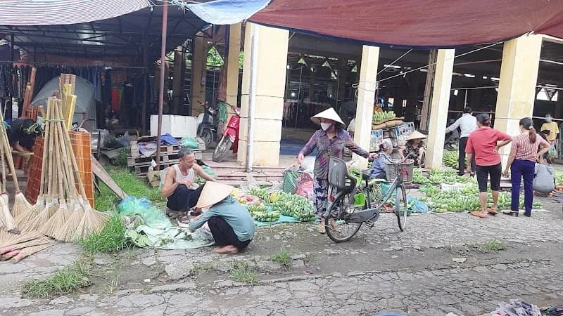 View of Tây Tựu Flower Market in Tây Hồ, HN