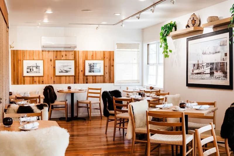 Tap & Table Wine Bars in Cannon Beach, OR