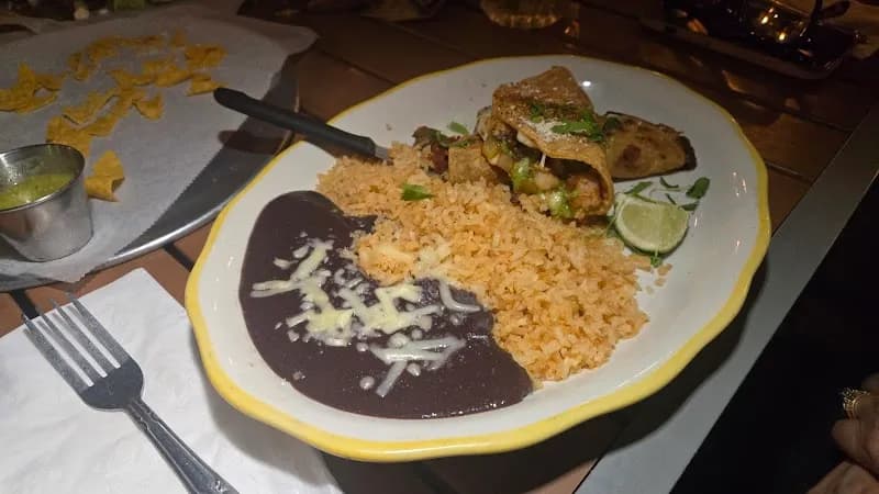 View of Taqueria Cinco in Avondale, FL