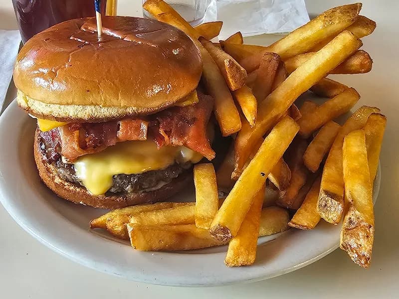 View of Tastee Diner in Dundalk, MD