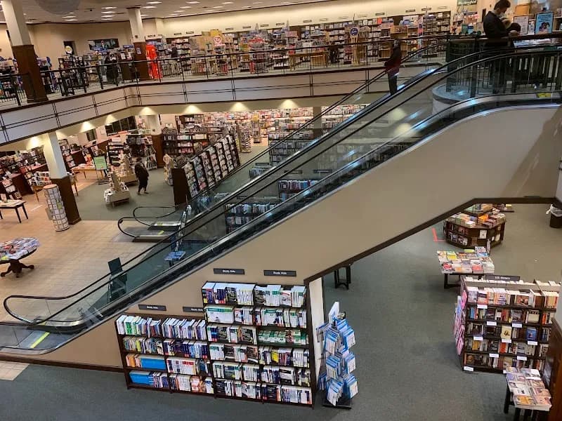 View of The Commons at Calabasas in Calabasas, CA