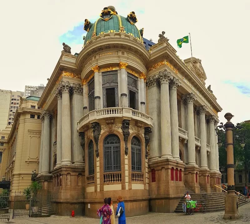 View of Theatro Municipal do Rio de Janeiro in Rio de Janeiro, RJ