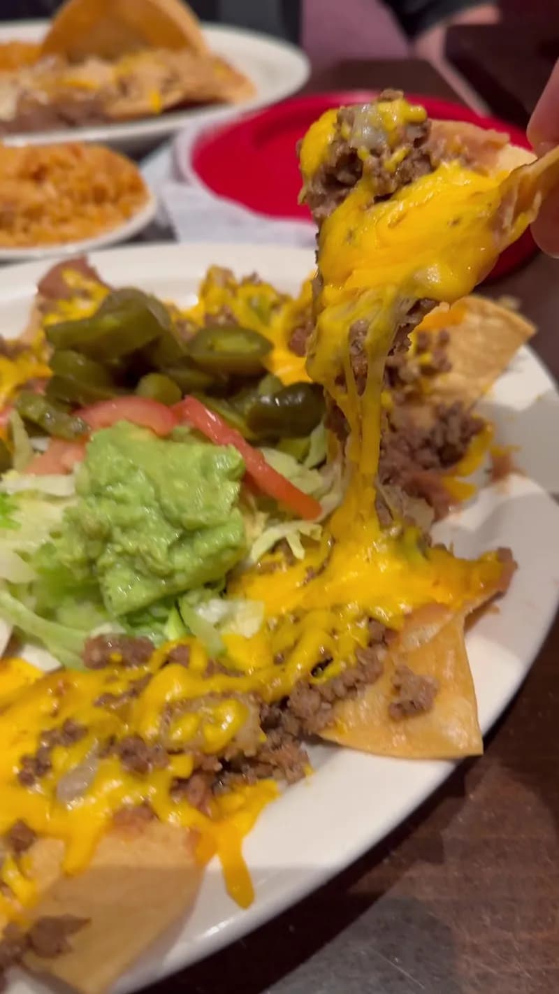 View of Tiny Lou's Burgers in Olmos Park, TX