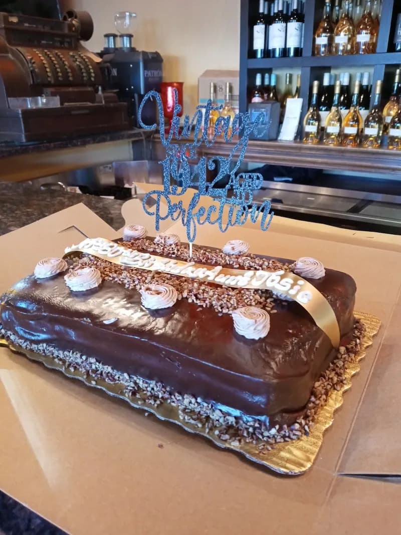 View of Tiny Lou's Burgers in Olmos Park, TX