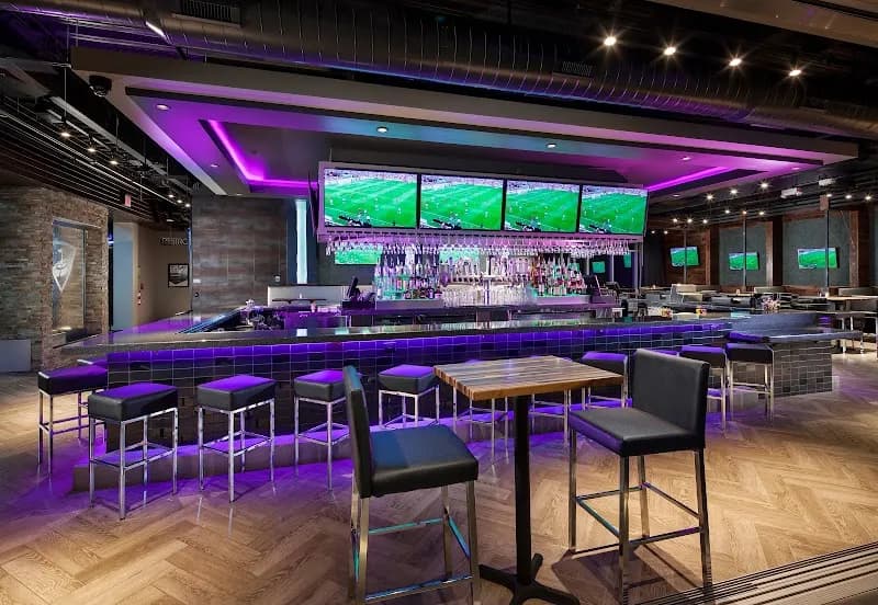 Topgolf Overland Park restaurant in Kansas City, MO