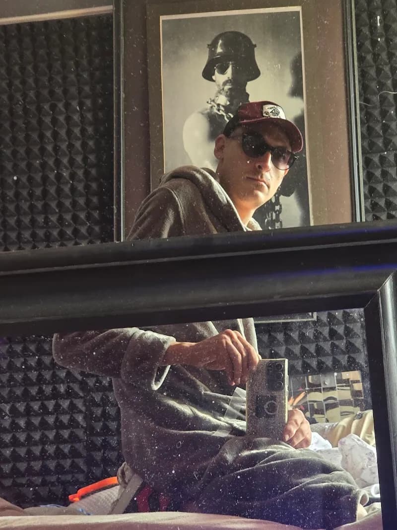 View of Tops n Tees in Palm Springs, CA