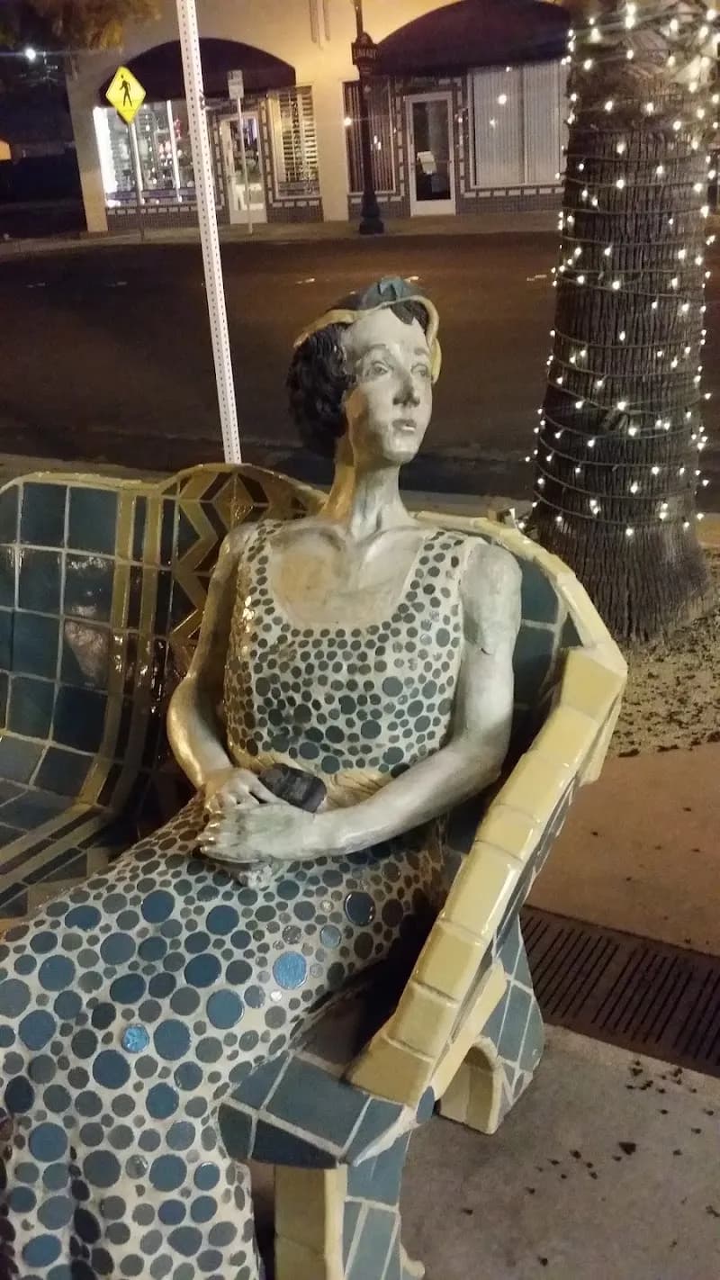 View of Tower Theatre in Roseville, CA