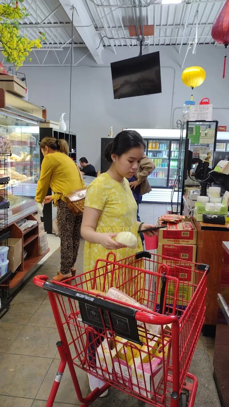 View of Towne & Country Shopping Center in Cumberland, IN