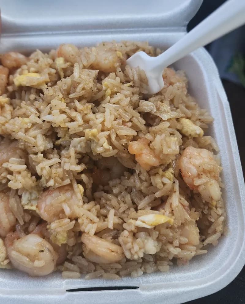 View of Triplet's Blue Store - Plank Rd in Baker, LA