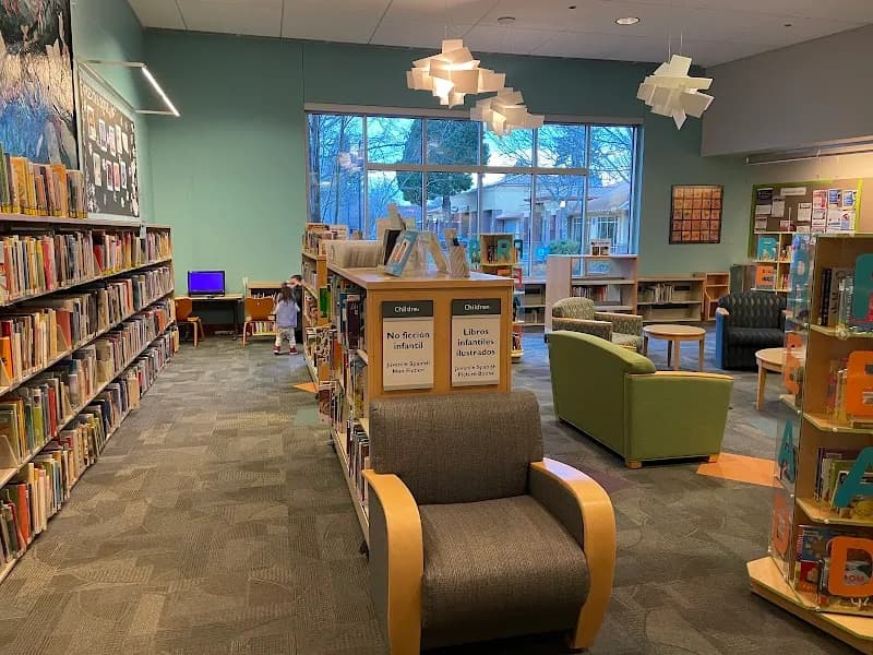 View of Tualatin Public Library in Tualatin, OR