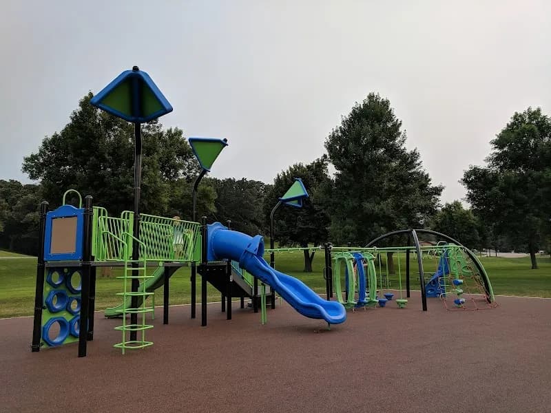 Tuthill Park city park in Sioux Falls, SD