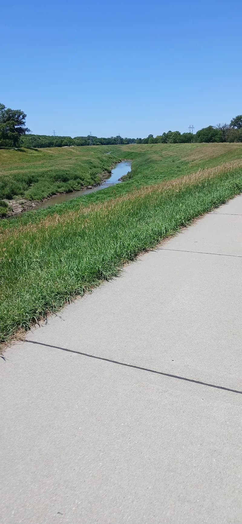 View of Twin Creek Trailhead in Bellevue, NE