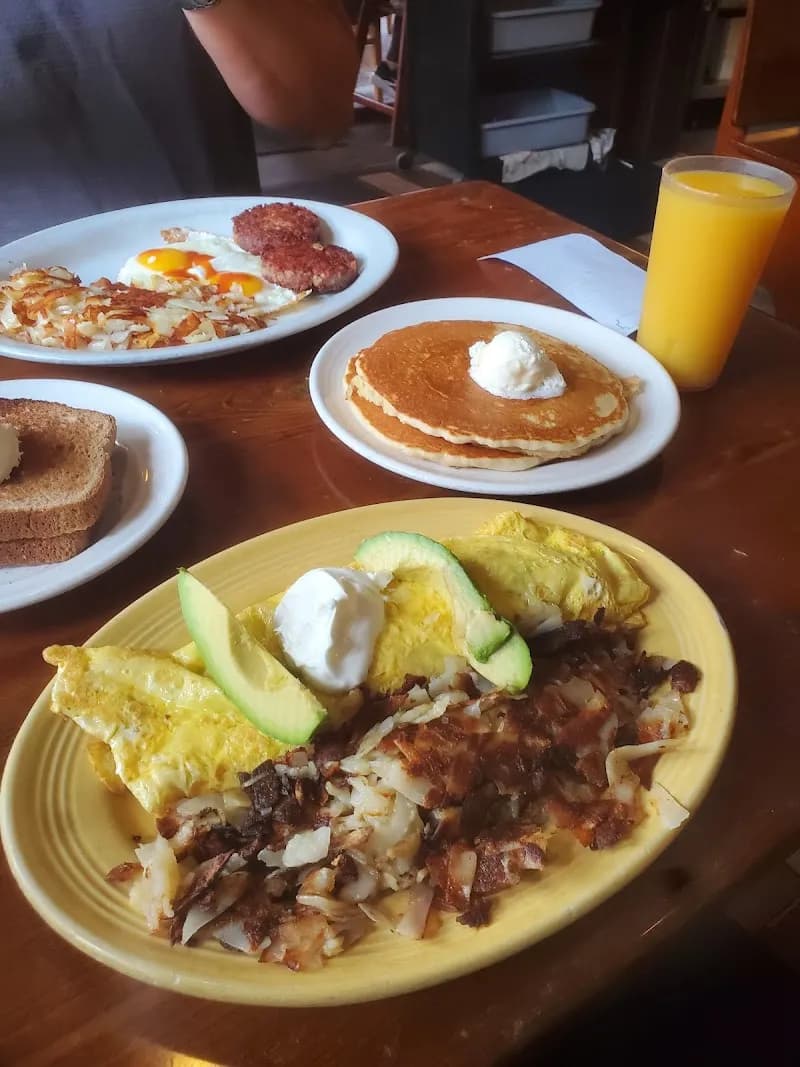 View of Uncle Bill's Pancake House in Manhattan Beach, CA