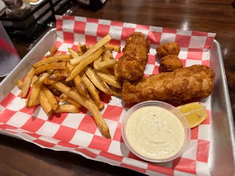 View of Vintage 121 Diner in Jenks, OK