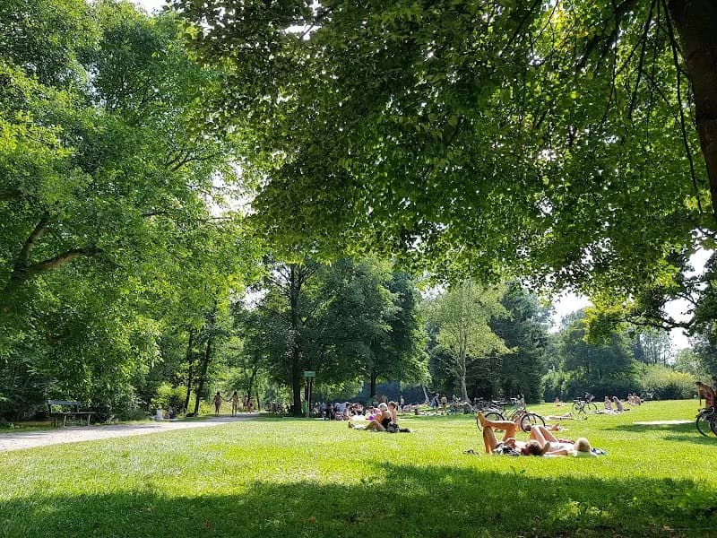 View of Würm Valley Trail (Würmtal-Radweg) in Gräfelfing, BY