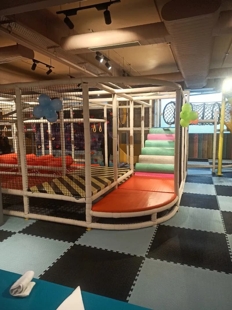 Walk to Wonderland playground in Delhi, DL