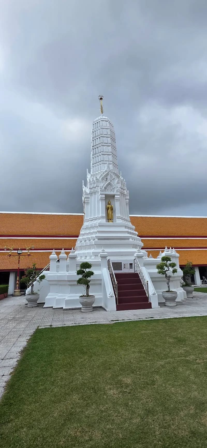 View of Wat Mahadhatu Yuvaraj Rangsarit Rajavaramahavihar in Rattanakosin, BKK