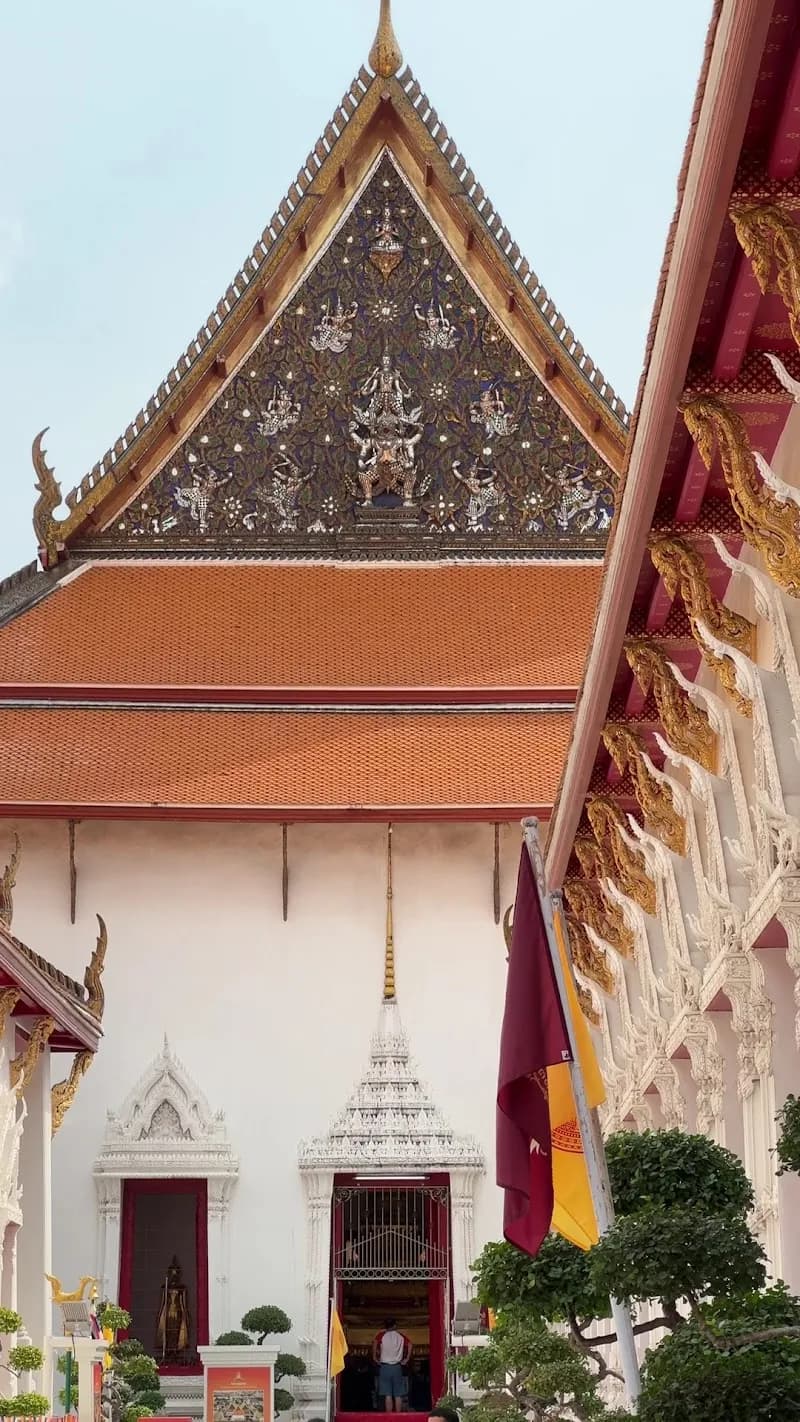 View of Wat Mahadhatu Yuvaraj Rangsarit Rajavaramahavihar in Rattanakosin, BKK