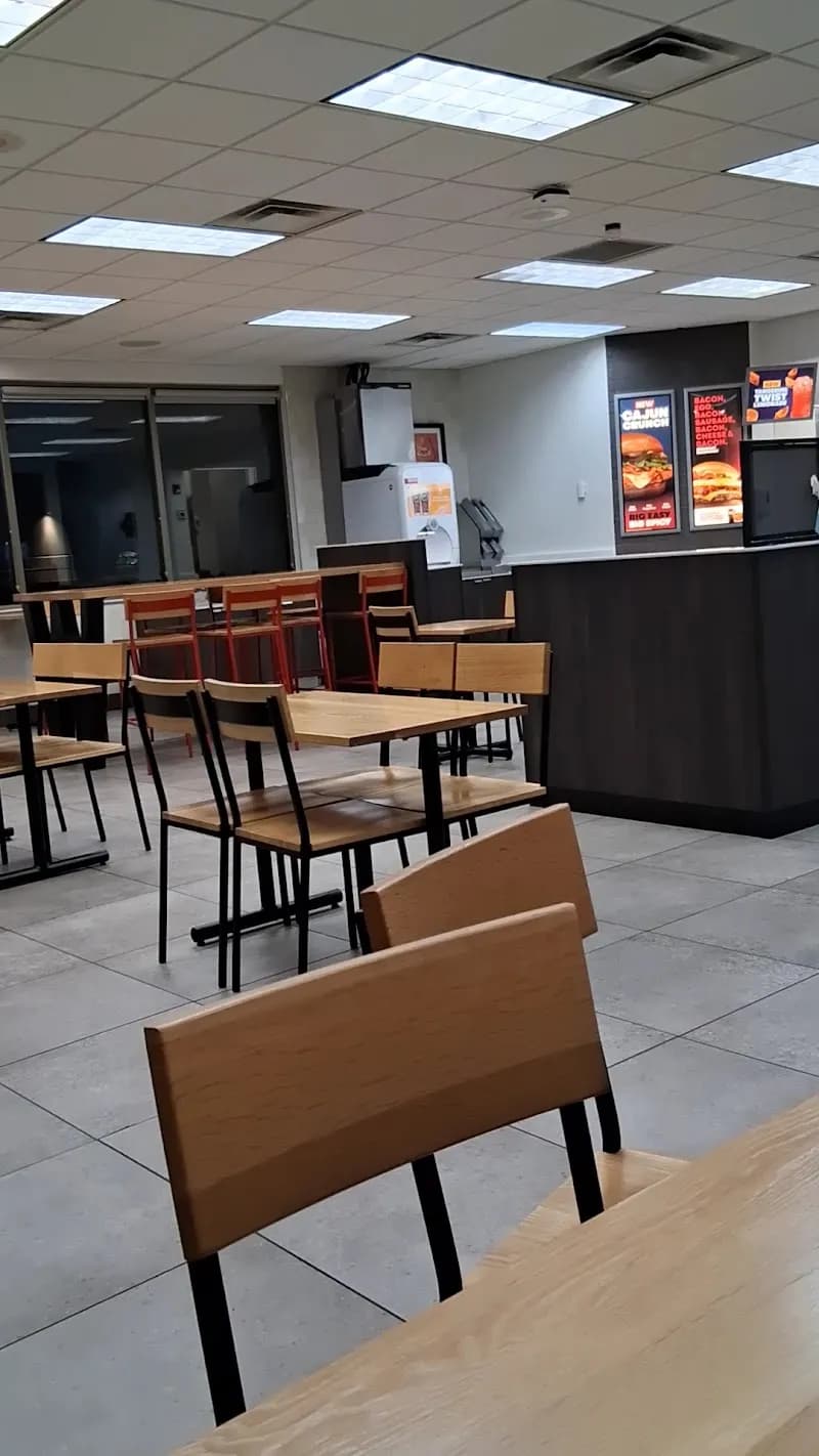 View of Wendy's in Indianola, IA