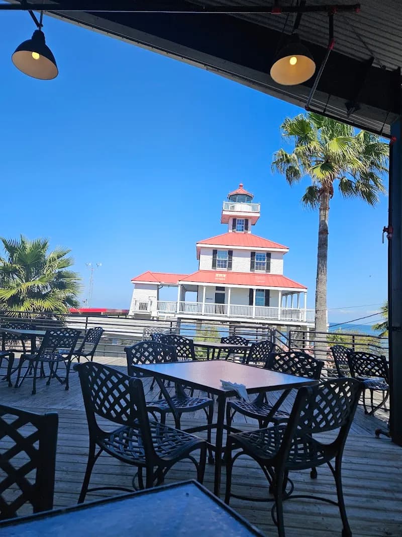 View of West End Boulevard Restaurants in Lakeshore, LA
