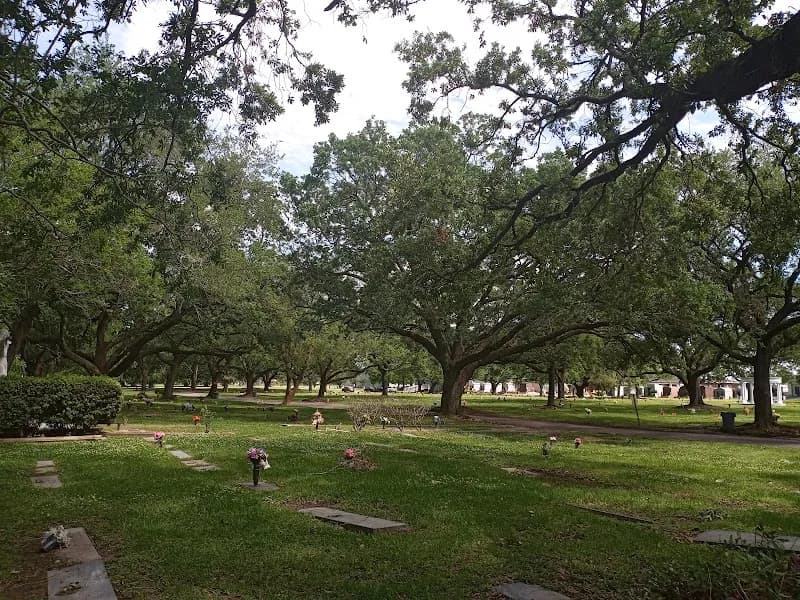 View of Westlawn Memorial Park in Terrytown, LA