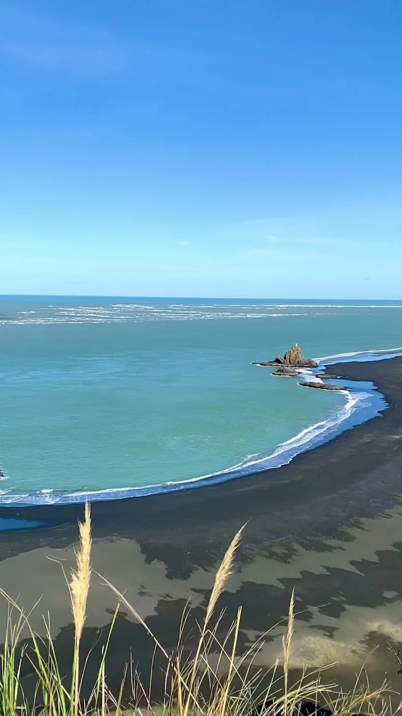 View of Whatipu Beach in Waitakere, AKL