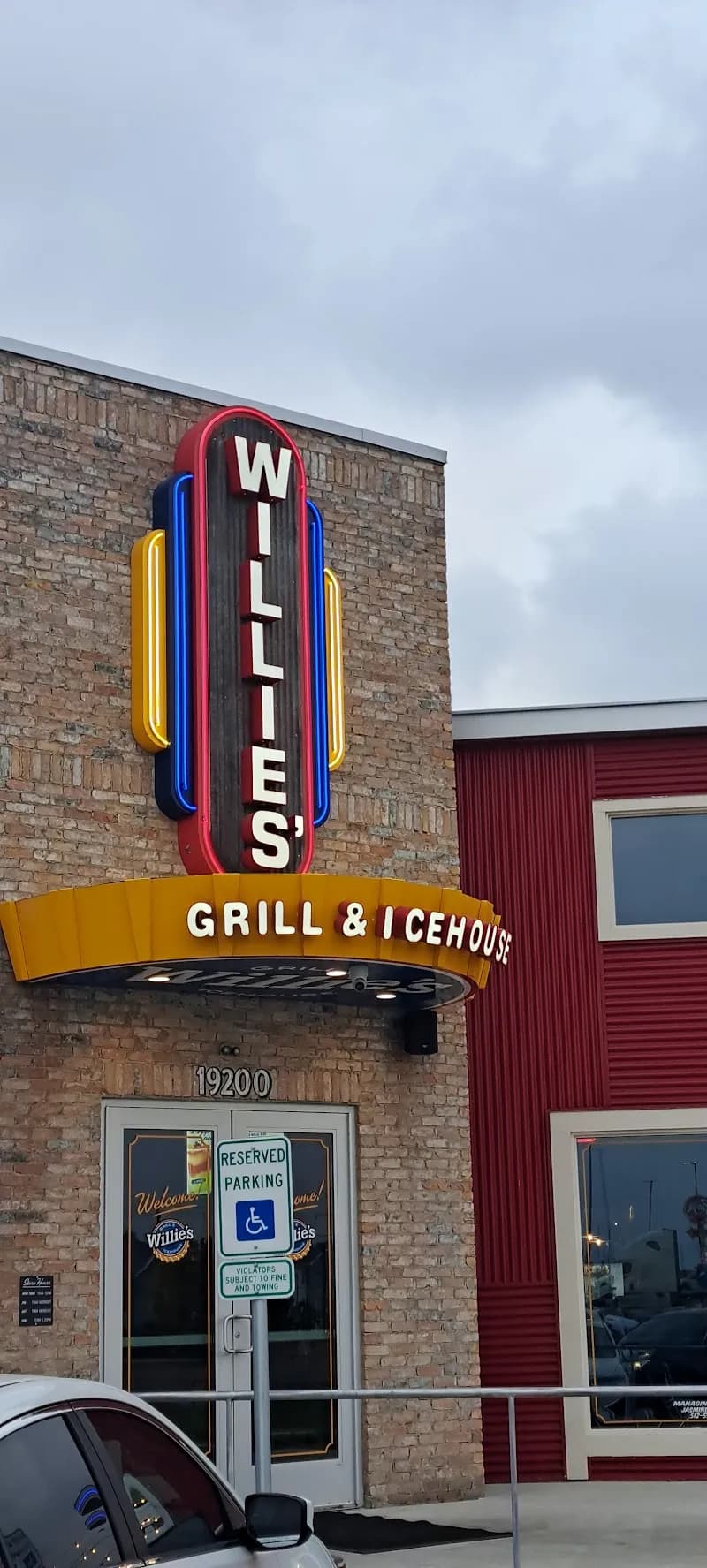 Willie's Grill & Icehouse American in Kyle, TX