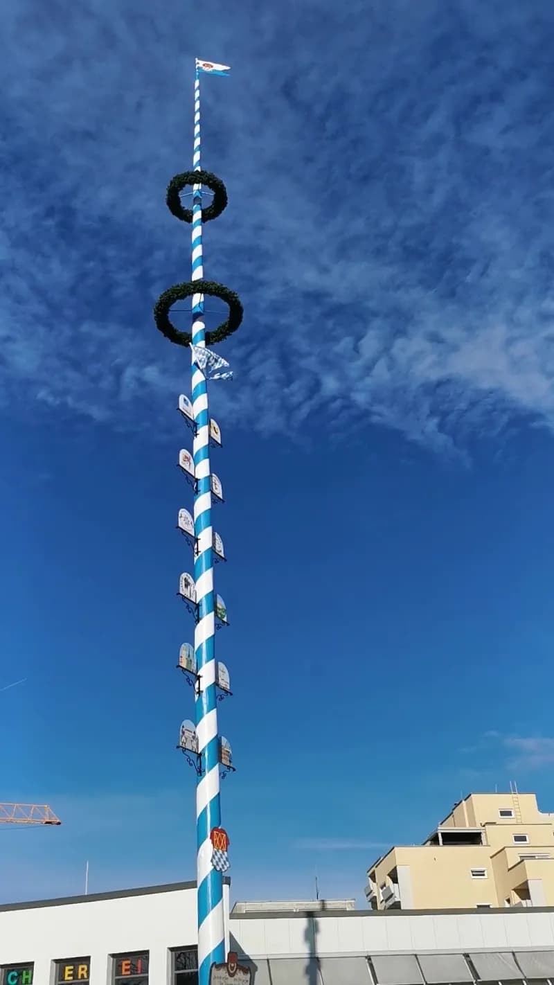 View of Wochenmarkt Oberschleißheim in Oberschleißheim, BY