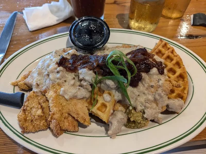 View of Wonderland Diner in Greendale, WI